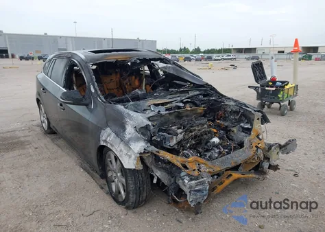 2016 Volvo V60 T5 Drive-E Premier из США, поврежденный, VIN YV140MEK2G1291926